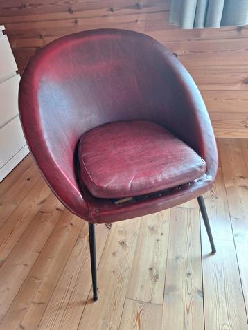 Vintage fauteuil beschikbaar voor biedingen