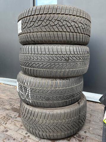 4x Goodyear 225/40-18 XL UltraGrip Performance + E.VR TL 92V beschikbaar voor biedingen