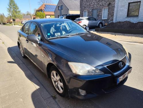 Lexus is 220d 2.2 - 2009 - 199.000km - 179pk - Gekeurd + kvv, Auto's, Lexus, Particulier, IS, ABS, Airconditioning, Alarm, Bluetooth