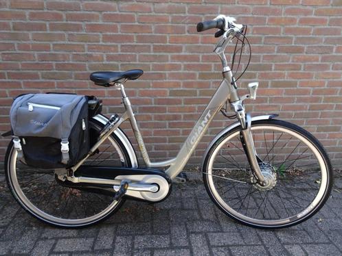 zeer nette giant 2x 36 v accu,s in zeer goede staat, Fietsen en Brommers, Elektrische fietsen, Zo goed als nieuw, Giant, 51 tot 55 cm