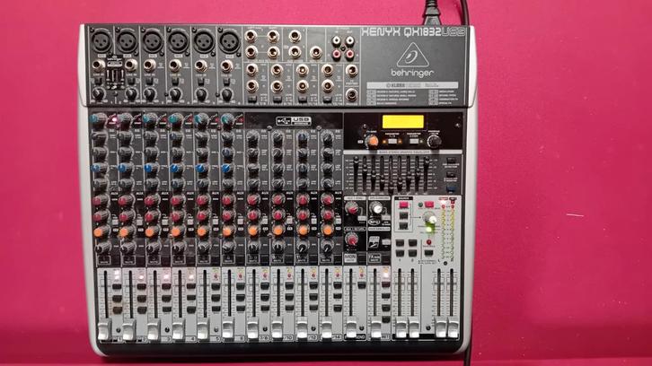 Behringer Xenyx qx1832USB Mengtafel, Musique & Instruments, Tables de mixage, Enlèvement
