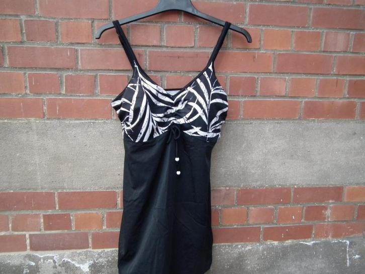 Badpak voor dames. 48/50. Zwart-wit (Rodeo-sport), Kleding | Dames, Badmode en Zwemkleding, Nieuw, Badpak, Zwart, Verzenden