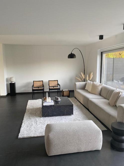 Beige zetel + voetenbank + 2 x Aime Té rotan fauteuils, Huis en Inrichting, Zetels | Voetbanken en poefs, Zo goed als nieuw, 125 cm of meer
