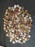 Een massa vreemde munten van verschillende landen kleur vers, Postzegels en Munten, Ophalen, Munten