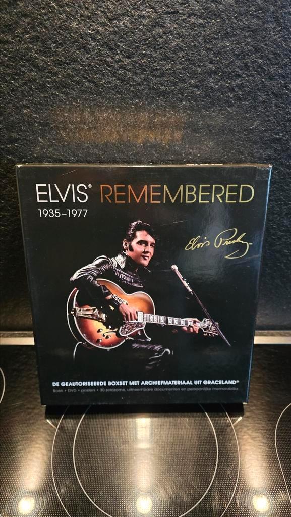 Elvis remembered 1935-1977, Boeken, Biografieën, Zo goed als nieuw, Ophalen of Verzenden
