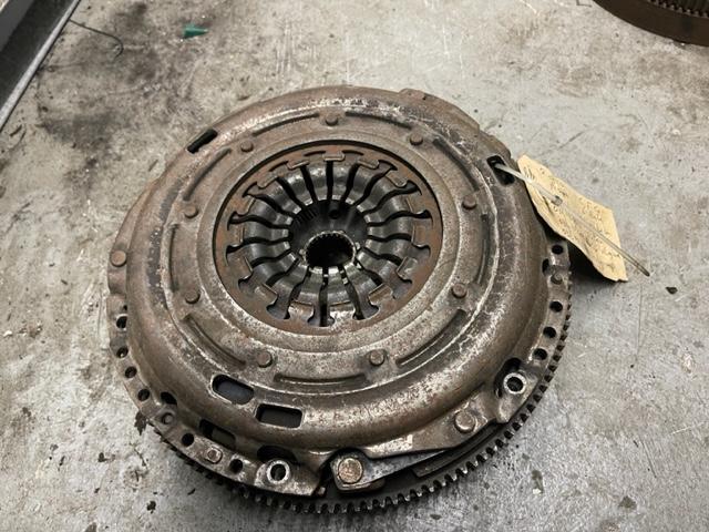 VLIEGWIEL DUBBELE MASSA Passat Variant (365) (03L105266CG), Auto-onderdelen, Motor en Toebehoren, Volkswagen, Gebruikt