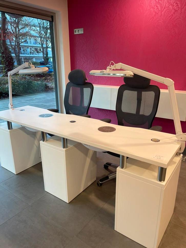 Professionele Manicure Tafel 2 Werkplekken, Huis en Inrichting, Bureaus, Gebruikt, Bureau, Ophalen