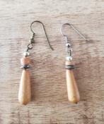 Houten oorbellen, Handtassen en Accessoires, Oorbellen, Ophalen, Zo goed als nieuw, Hangers