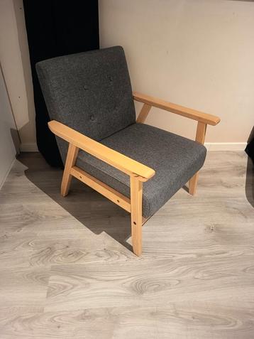 Fauteuil grijs/hout beschikbaar voor biedingen