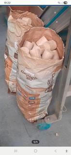 Briketten te koop, Ophalen