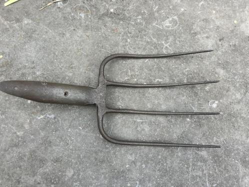 OUDE RIEK. 4 TANDEN.NOG IN ZEER GOEDE STAAT, Doe-het-zelf en Bouw, Gereedschap | Handgereedschap, Ophalen of Verzenden