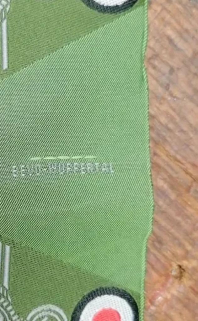 Alle militaire insignes uit de Tweede Wereldoorlog met capuc, Verzamelen, Militaria | Tweede Wereldoorlog, Verzenden