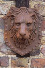 Blason, tête de lion , bouche de fontaine en fonte, Jardin & Terrasse, Comme neuf, Fonte, Fontaine, Enlèvement ou Envoi