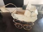 Antieke kinderwagen., Ophalen