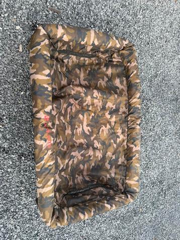 Karper visbed beschikbaar voor biedingen