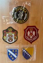 À vendre : set de badges des Balkans, Collections, Enlèvement ou Envoi, Autres, Emblème ou Badge