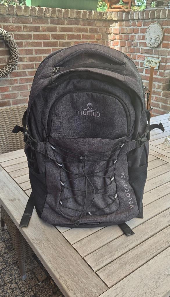 Schoolrugzak Nomad Velo City 24, Handtassen en Accessoires, Tassen | Schooltassen, Zo goed als nieuw, Rugtas, 30 tot 40 cm, 40 tot 50 cm