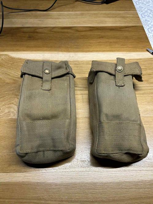 WWII - british "POUTCHES" pour ceinturon pour les chargeurs, Verzamelen, Militaria | Tweede Wereldoorlog, Overige soorten, Overige typen