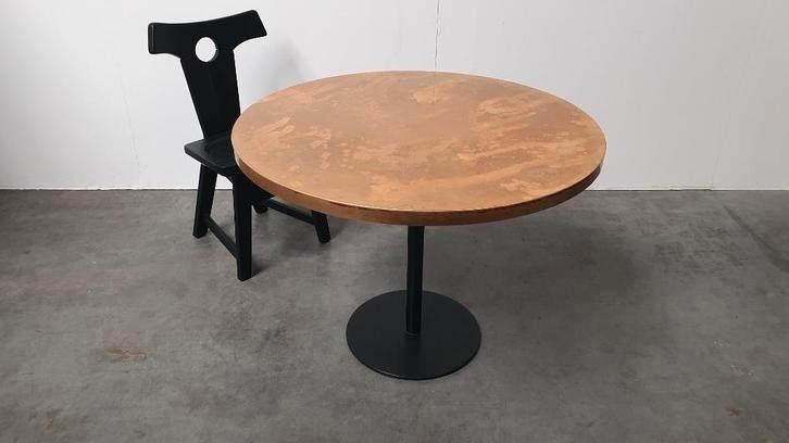 Messing gepatineerde tafel rond wabi sabi gietijzer Pedrali, Huis en Inrichting, Tafels | Eettafels, Gebruikt, Rond, Metaal, Overige materialen