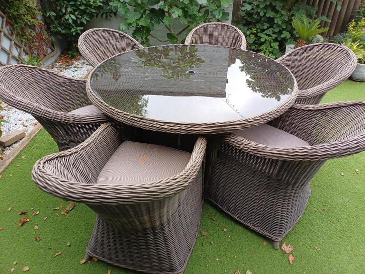 Tuintafel met stoelen, Tuin en Terras, Tuintafels, Zo goed als nieuw, Rond, Ophalen