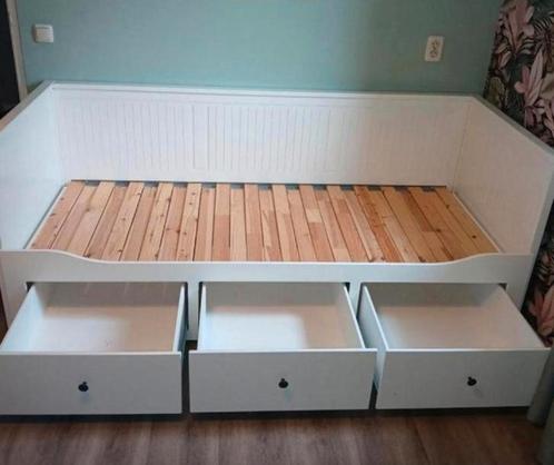Ikea Hemnes Bedbank uitschuifbaar bed, Huis en Inrichting, Slaapkamer | Bedden, Gebruikt, Ophalen