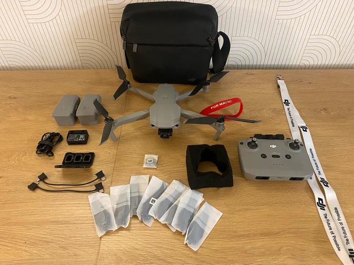 DJI MAVIC AIR 2 VLIEGCOMBINATIE, Hobby en Vrije tijd, Modelbouw | Radiografisch | Helikopters en Quadcopters, Zo goed als nieuw