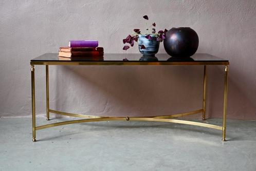 Grande table basse en métal laiton doré et verre  fumé desig, Antiek en Kunst, Antiek | Meubels | Tafels, Ophalen
