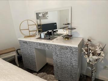 Hoogglans dressoir te koop met spiegel, Huis en Inrichting, Kasten | Dressoirs, Ophalen of Verzenden