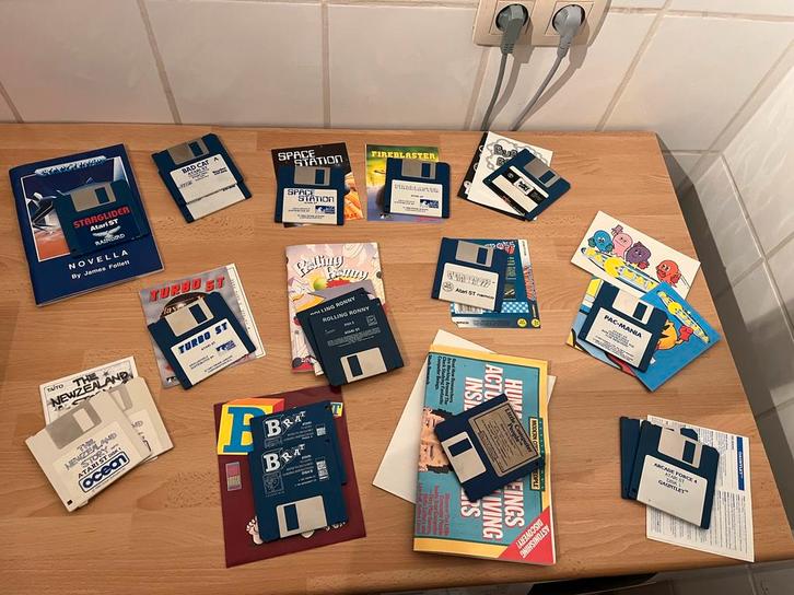 Pakket met 17 atari st games,2 joysticks alles voor 40€🕹️, Games en Spelcomputers, Games | Atari, Zo goed als nieuw, Overige modellen