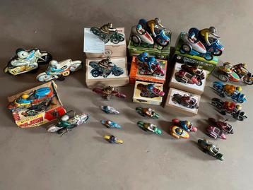Blikken frictie-motors. (prijs volledig lot) beschikbaar voor biedingen