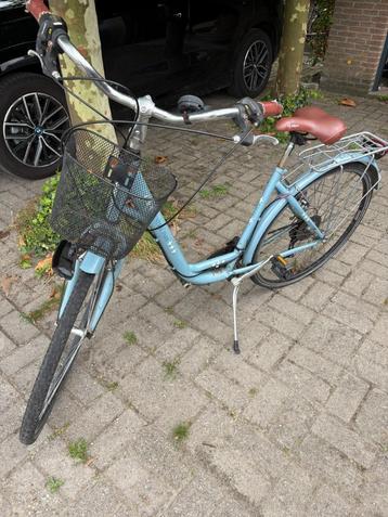 Damesfiets beschikbaar voor biedingen