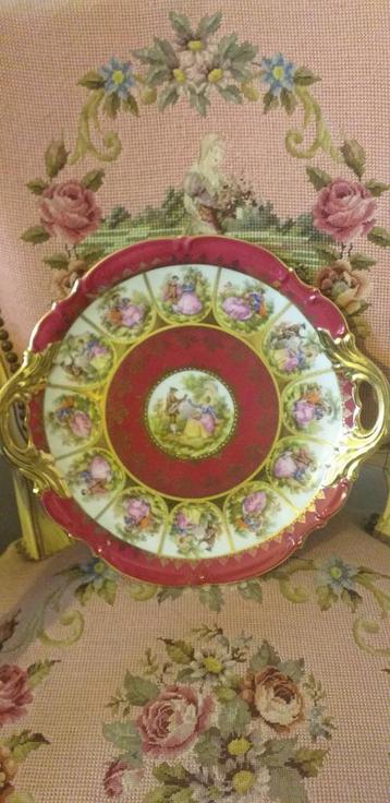 Assiette à gâteau en porcelaine Alt-Wien (Karlsbad) 31 cm. disponible aux enchères