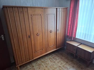 Kleerkast beschikbaar voor biedingen