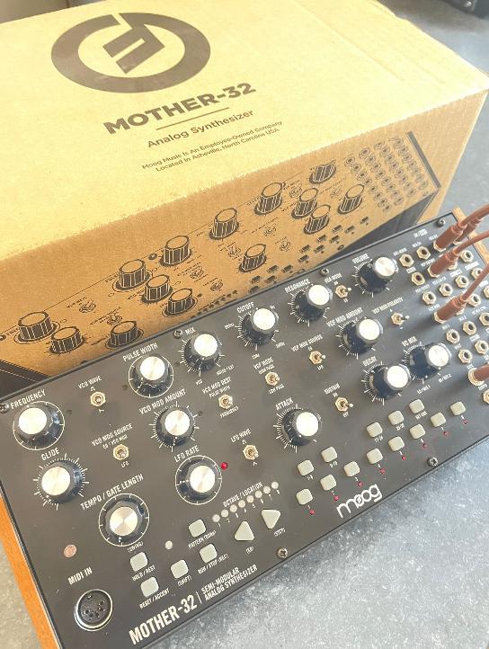 MOOG MOTHER 32 VERSION USA ETAT PARFAIT, Musique & Instruments, Synthétiseurs, Comme neuf, Autres nombres, Autres marques, Enlèvement