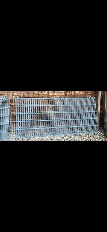30 à 40 clôture rigide et solide pouvant servir de clôture 