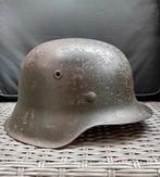 Originele Duitse M42 helm met prachtige heer decal CKL64, Verzamelen, Ophalen of Verzenden, Landmacht, Helm of Baret