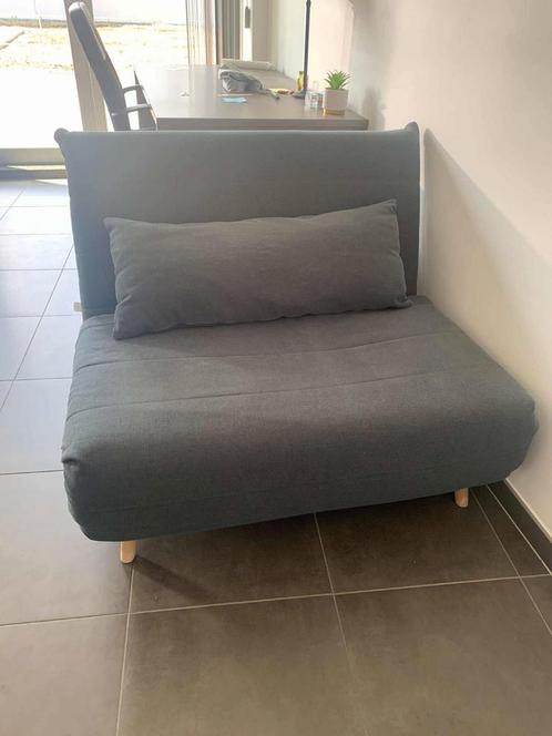 Trendy slaapbank ,1 persoon,  prima staat, Huis en Inrichting, Slaapkamer | Slaapbanken, Zo goed als nieuw, Eenpersoons, Grijs