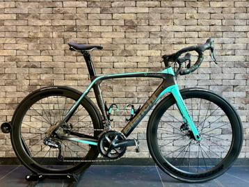 Bianchi Oltre XR3 Ultegra Di2 [54cm] disponible aux enchères