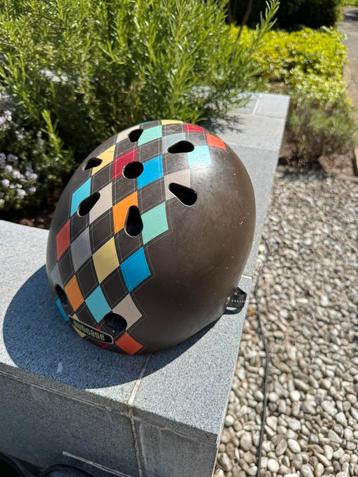 Kinderhelm Nutcase beschikbaar voor biedingen