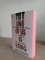 One of Us Is Lying - Karen M. McManus, Boeken, Ophalen of Verzenden, Zo goed als nieuw, Karen M. McManus