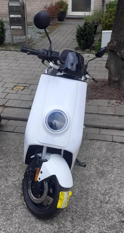 Niu witte NQi N1s sport 29Ah, Fietsen en Brommers, Scooters | Overige merken, Gebruikt, Klasse B (45 km/u), Elektrisch, Ophalen