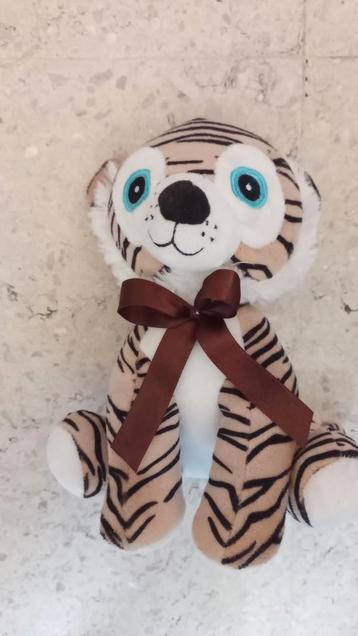 Knuffel tijger beschikbaar voor biedingen