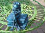 grenouille a lunettes assise sur livres en bronze signé ., Bronze, Enlèvement ou Envoi