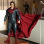 Hot Toys Superman BVS (MMS 343) + cape Unreal Customs, Collections, Enlèvement ou Envoi, Comme neuf