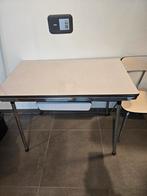 Table vintage des années 70 avec 2 chaises, Maison & Meubles, Vintage, Deux, Enlèvement, Utilisé