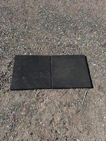 Rubberen tegels ca 50x50x3 speeltoestel dak ed ruim 7,5m2, Enlèvement