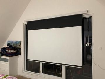 270cm-107inch diagonaal elektrisch projectiescherm beschikbaar voor biedingen