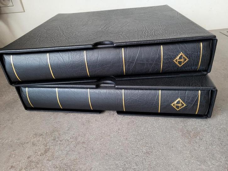 Lighthouse Optima F ringbandalbum 2 stuks NIEUW, Postzegels en Munten, Postzegels | Toebehoren, Verzamelalbum, Ophalen of Verzenden