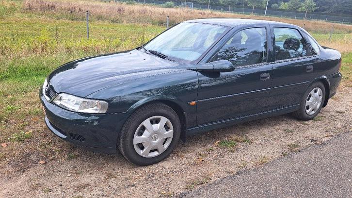 Opel Vectra 1.8, Auto's, Opel, Particulier, Vectra, Benzine, Euro 2, Berline, 4 deurs, Handgeschakeld, Groen, Grijs, Voorwielaandrijving