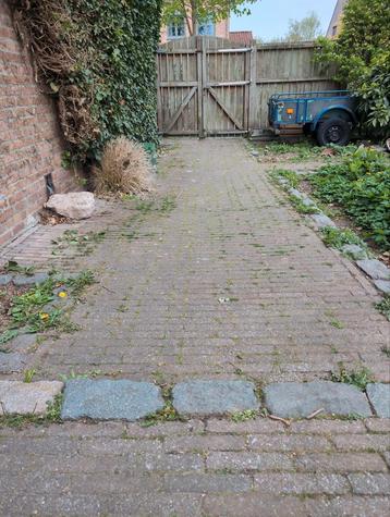 Gratis klinkers beschikbaar voor biedingen